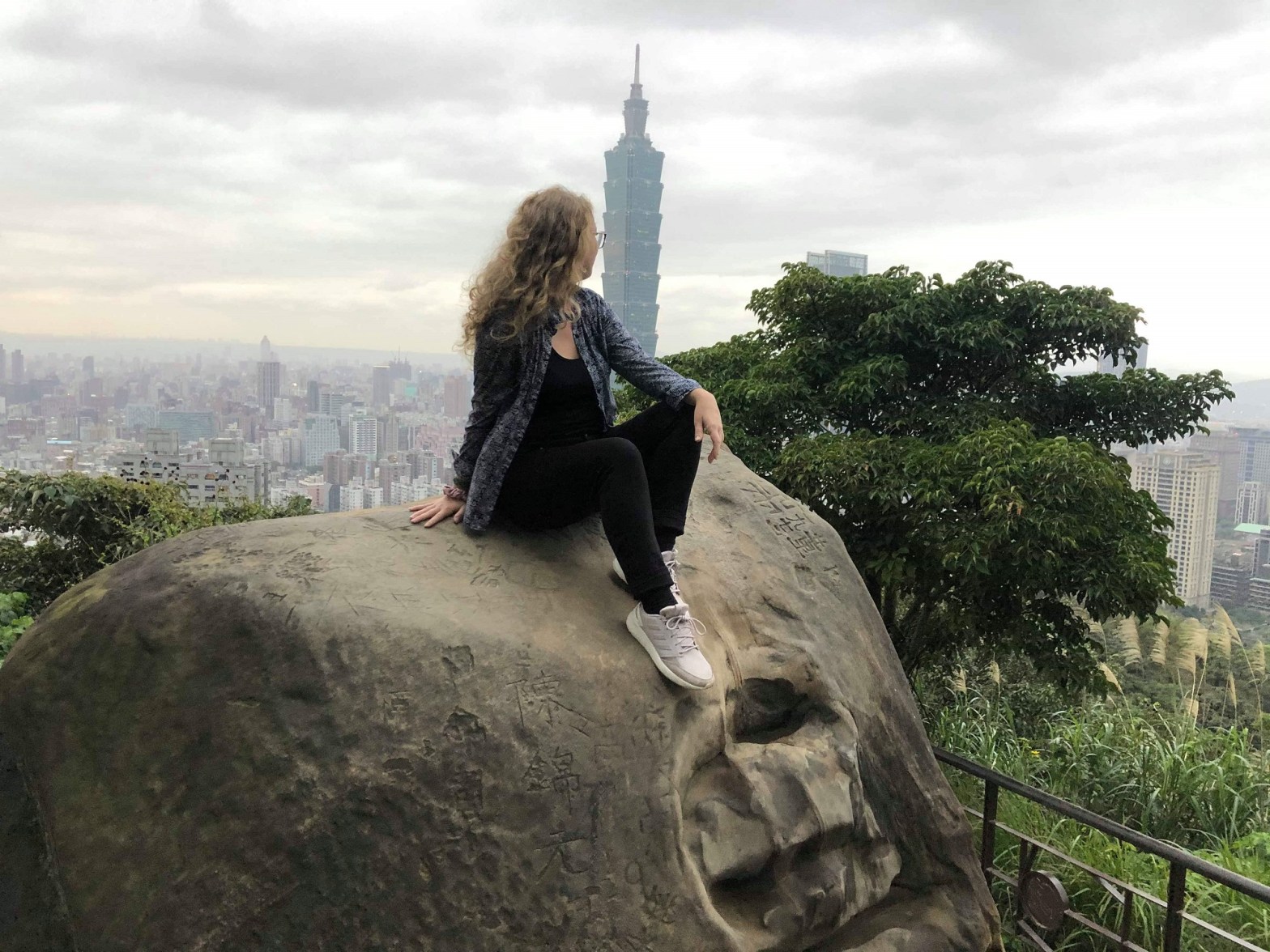 Moving to Taipei, Taiwan Expenses can be a lot, but you can do it! Hiking photo from Elephant mountain by Fernando Palma