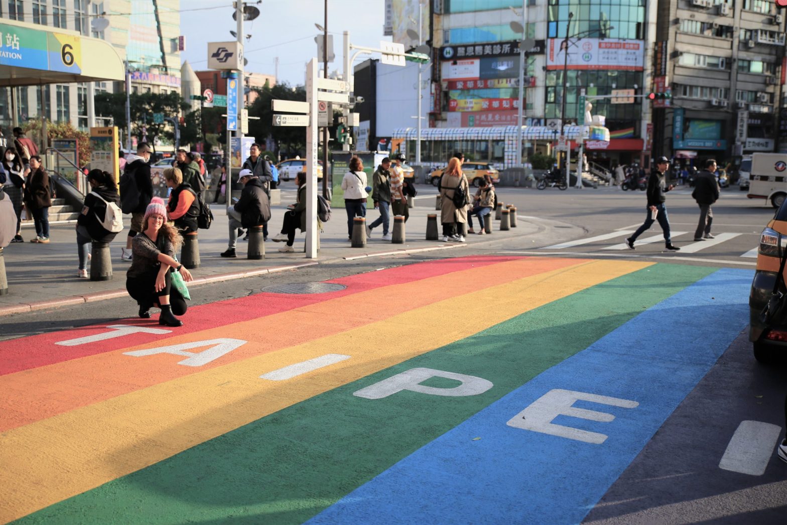 Teach-English-In-Taiwan-Moving-Expenses-Felix-Bucella-Photography