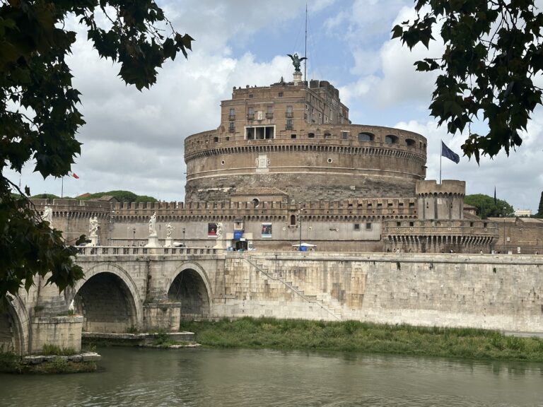 2 days rome itinerary feature image of castel sant'angelo