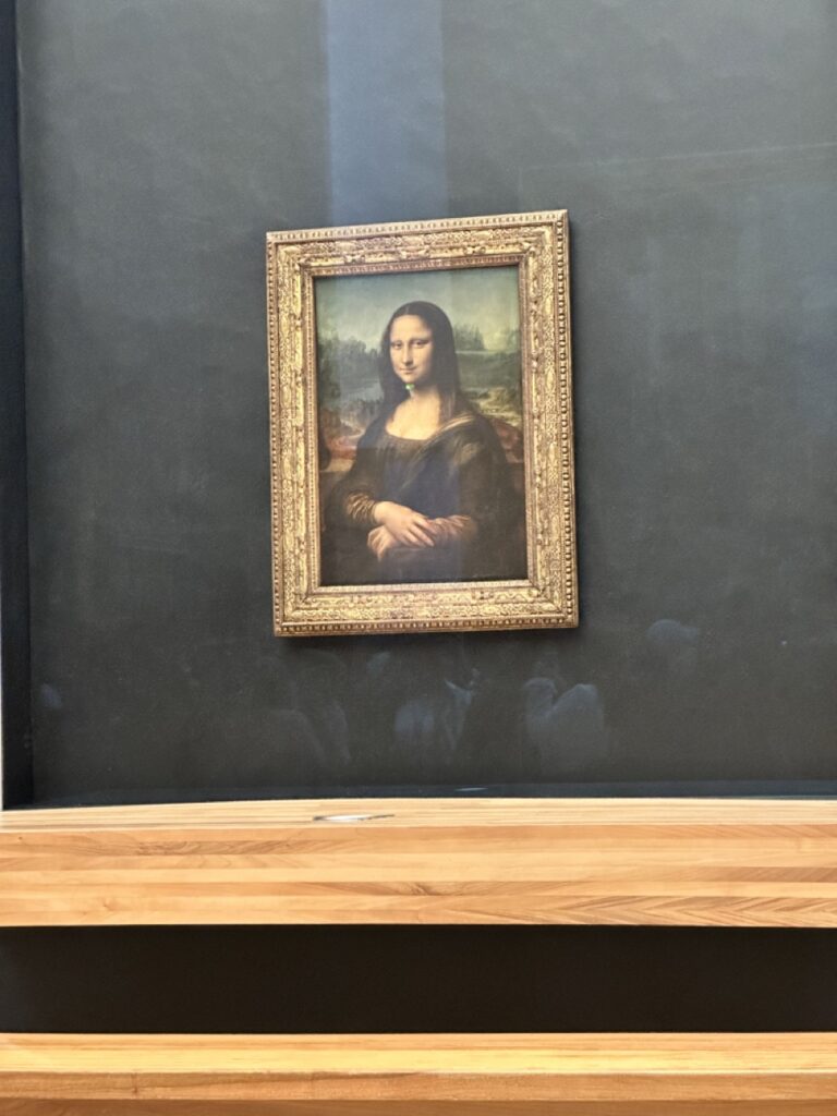 the mona lisa at the louvre museum in paris must see for first timers