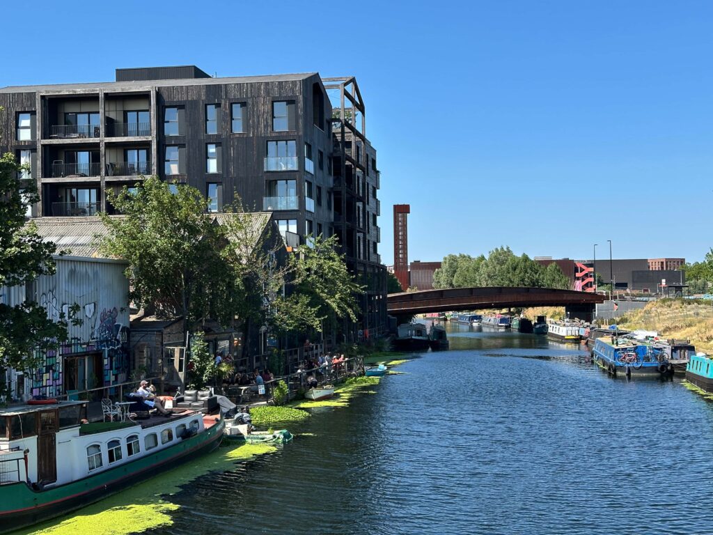 hackney wick footbridge view over the canal