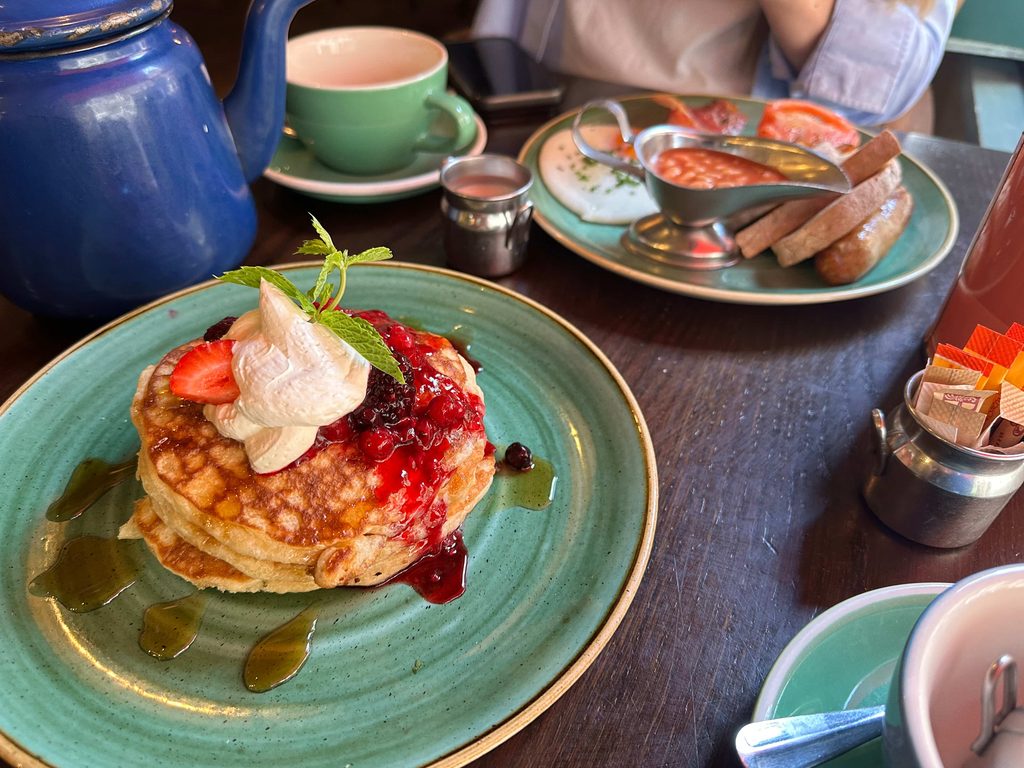 bill's soho london famous pancakes and english breakfast included in go city london pass