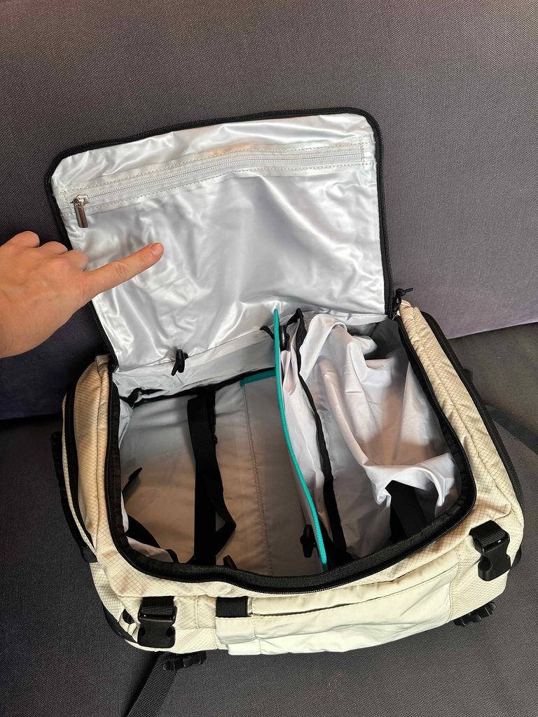 wet pocket compartment for toiletries and wet items on bagsmart travel bag
