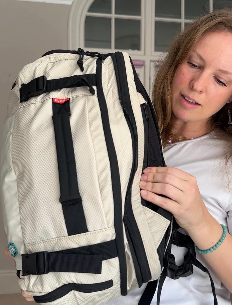 zipper expander on the bagsmart pro 38 liter backpack from 28 to 38 liters expanded