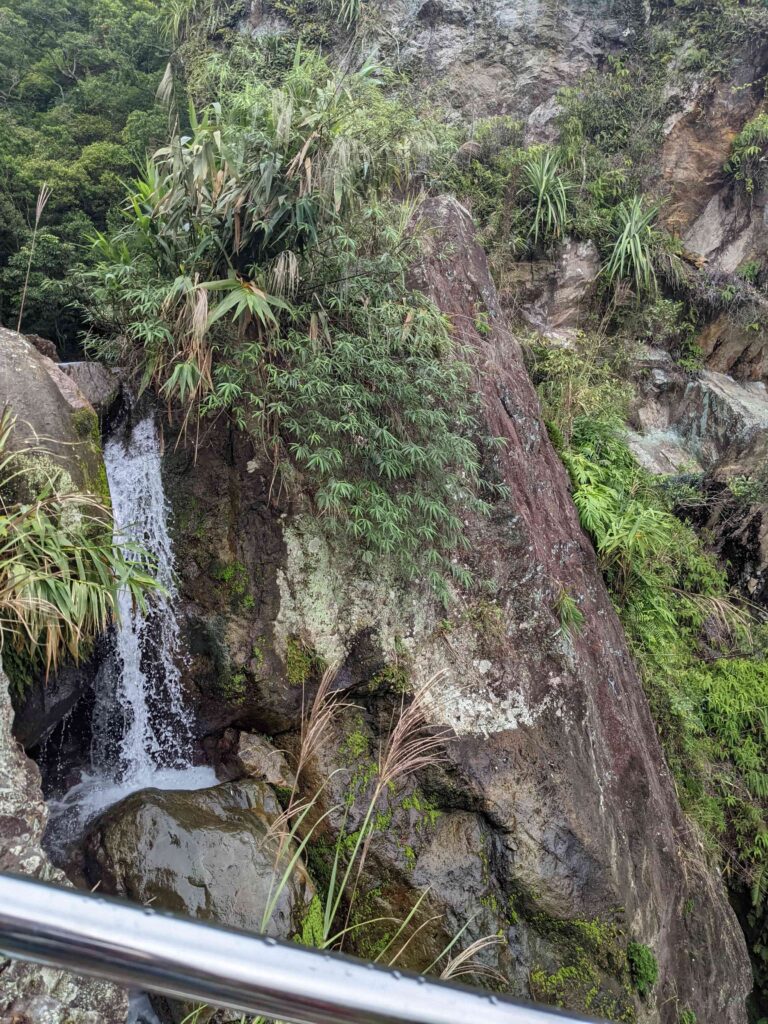 waterfall hike in taiwan in jiaoxi