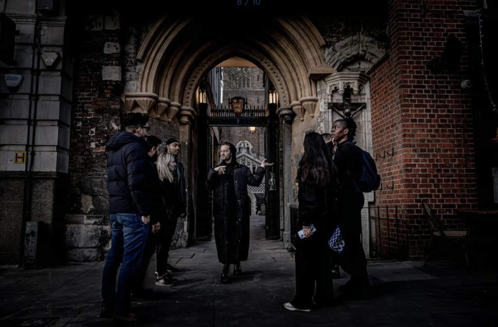 image from getyourguide london ghost tour