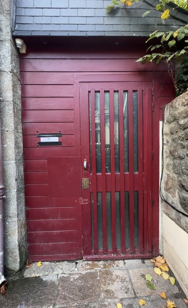 wc bathroom restroom for free at mont saint-michel