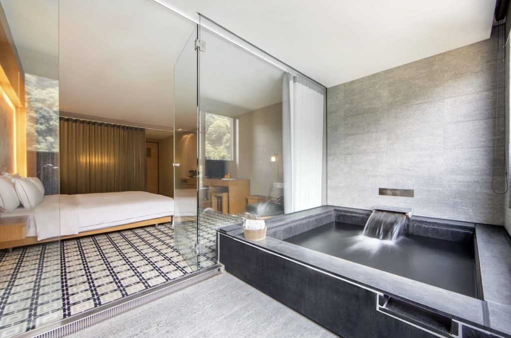 Wulai Pause Landis Resort budget hot spring hotel option near Taipei with in room soaking tub