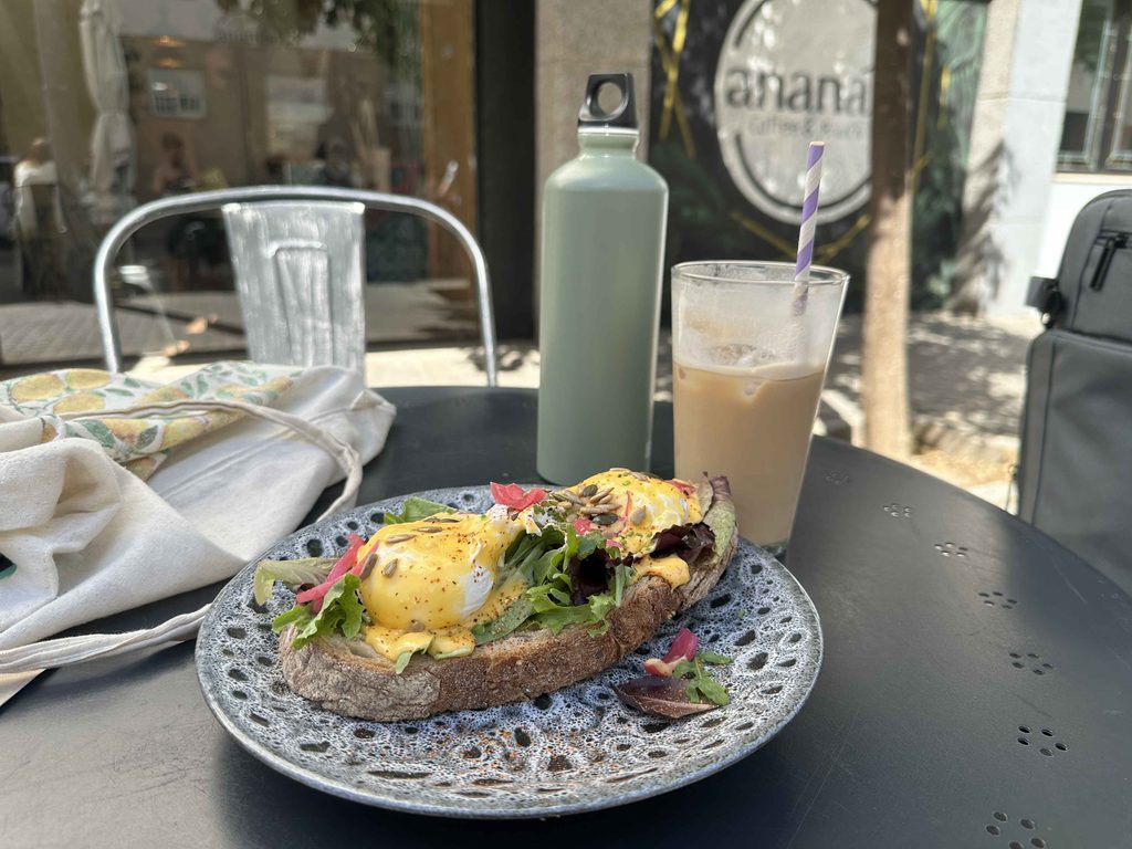 Ananás Brunch cafe and coffee in sevilla spain affordable breakfast place